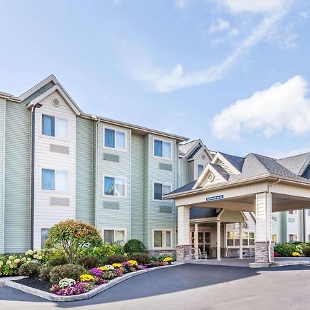 Microtel Inn & Suites By Wyndham Verona Buitenkant foto