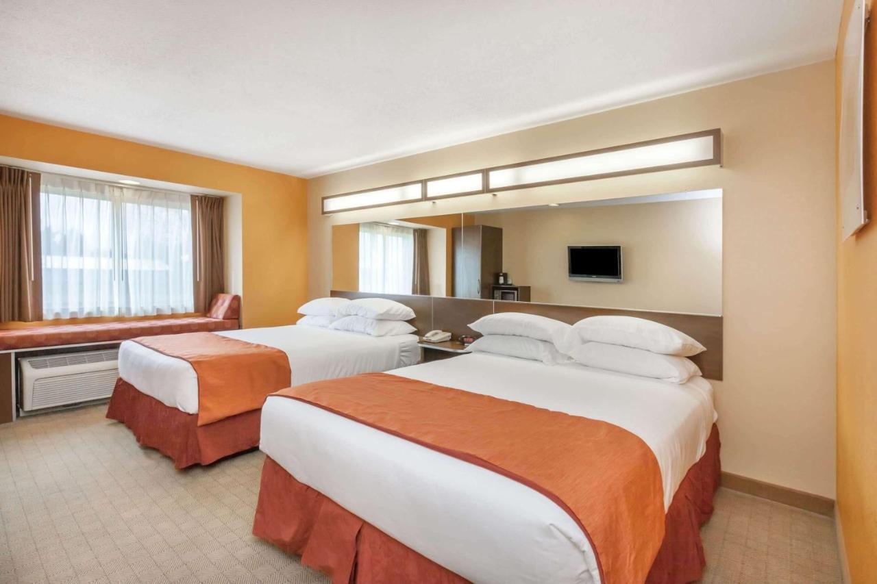 Microtel Inn & Suites By Wyndham Verona Buitenkant foto